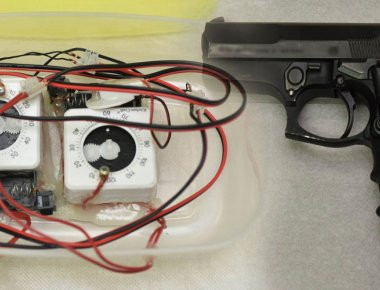 Ο 29χρονος τρομοκράτης είχε προσπαθήσει να μεταφέρει με ... ταξί όπλα και εκρηκτικά! (φωτό, βίντεο)